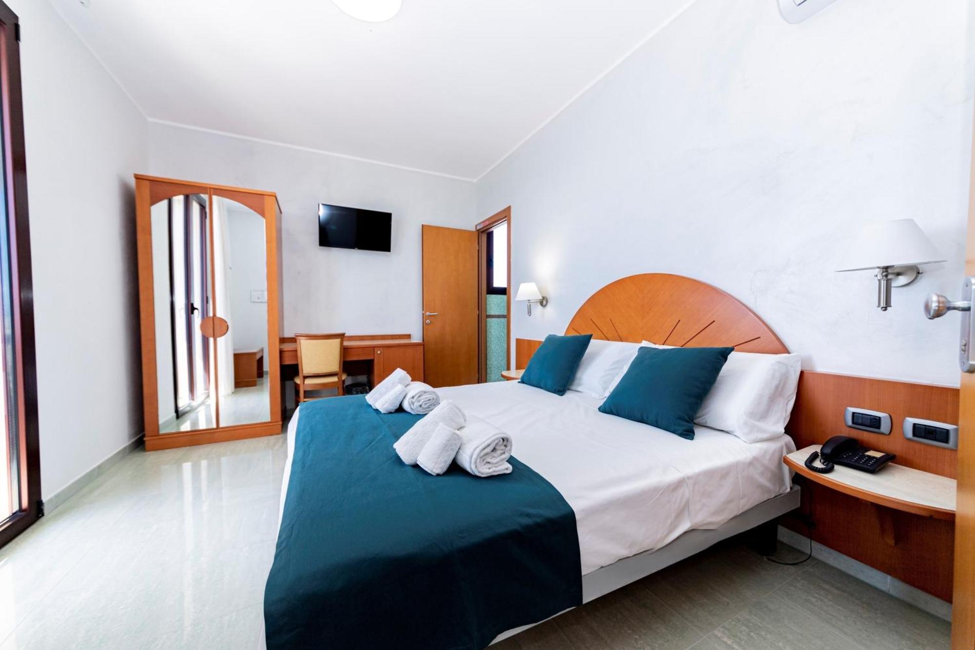 Alba Hotel Torre Lapillo