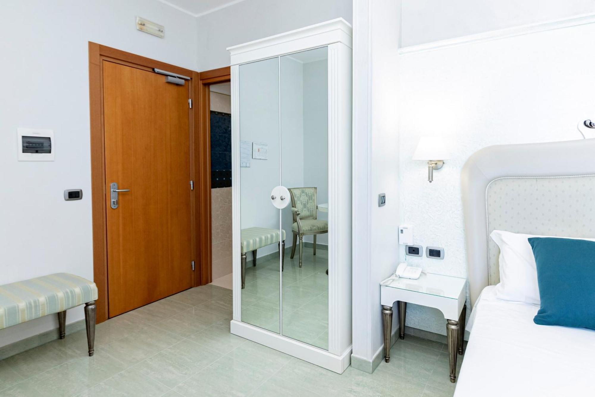 Alba Hotel 4*