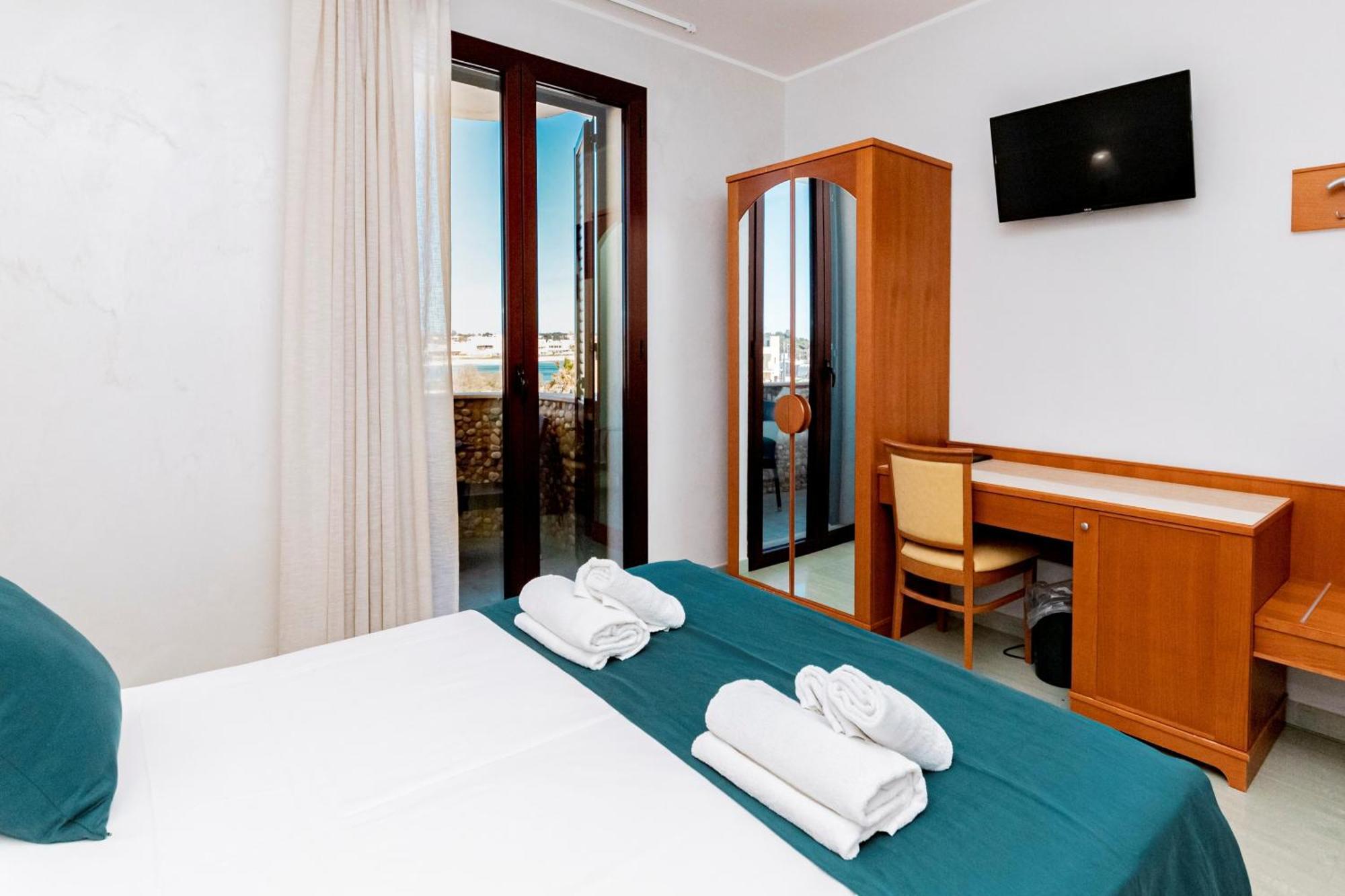 Alba Hotel Torre Lapillo