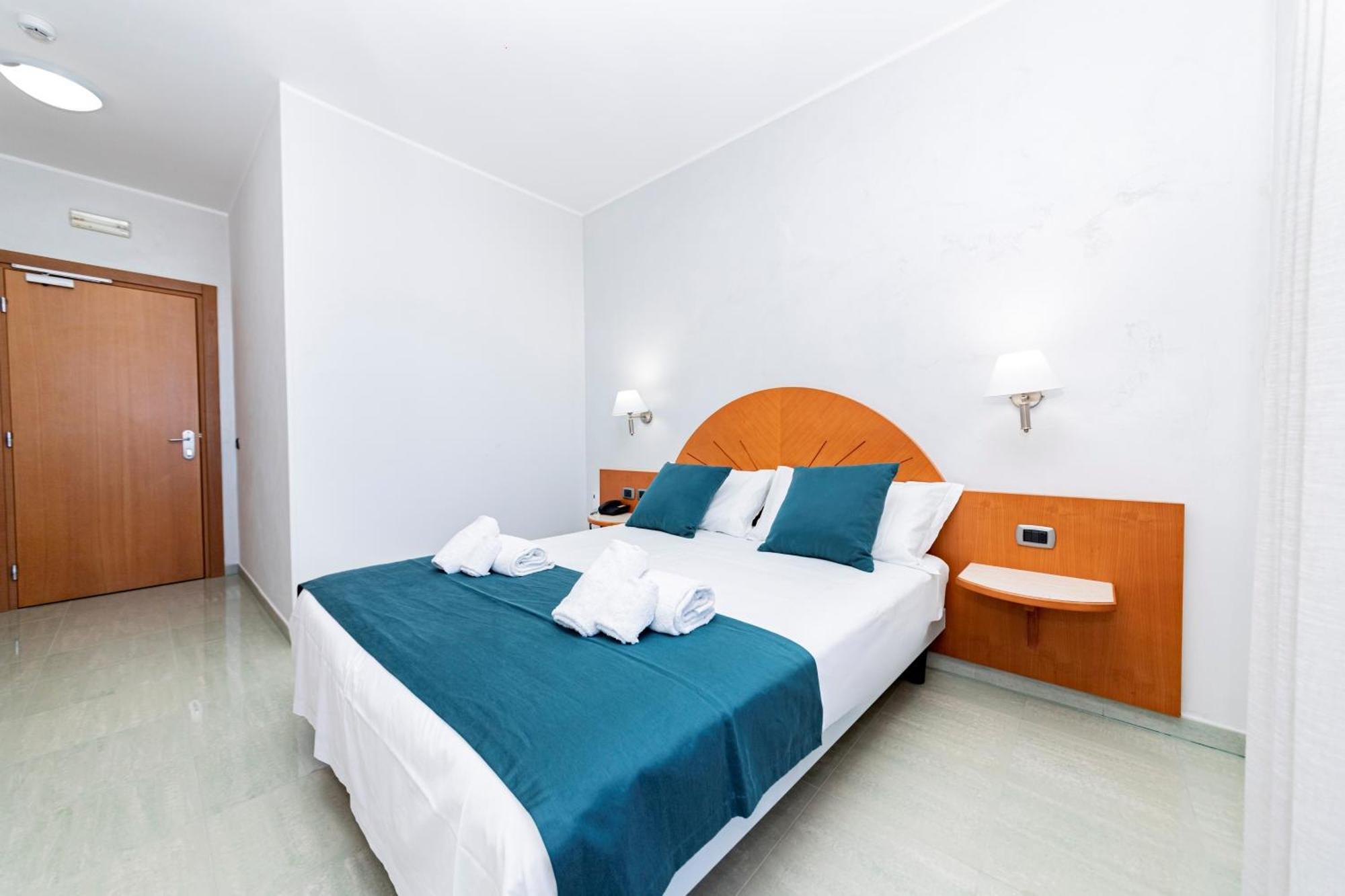 Alba Hotel Torre Lapillo